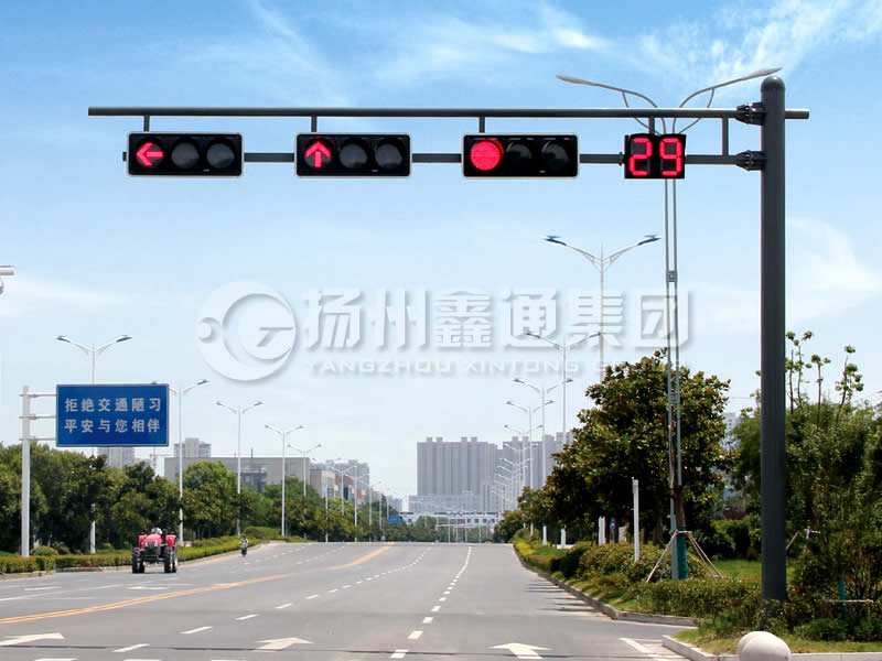 XHDG-002，F(xiàn)型懸臂信號燈桿